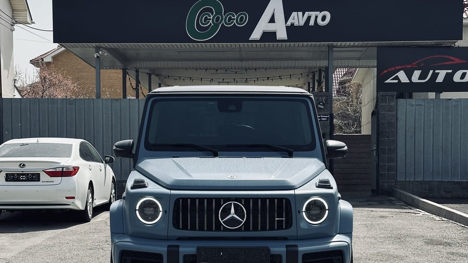 Шоурумдағы автомобильдер